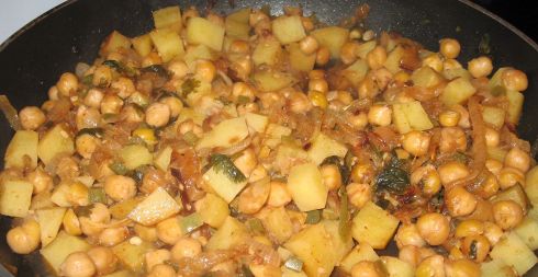 chickpea curry cooking